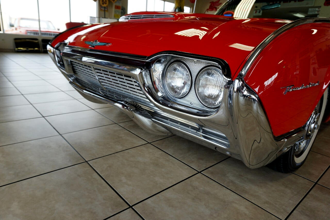 Ford-Thunderbird-1961-Classic-Car-18