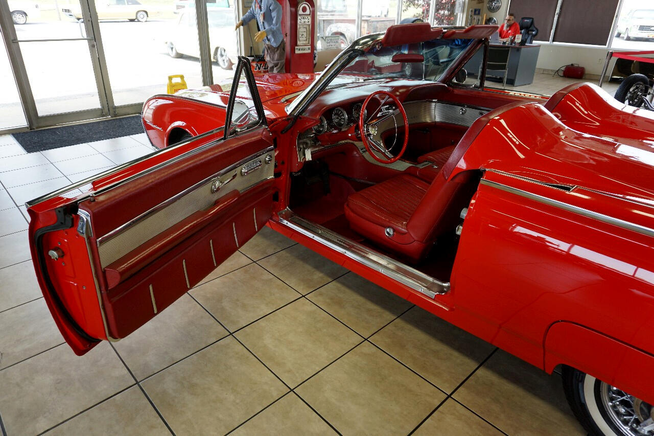 Ford-Thunderbird-1961-Classic-Car-20
