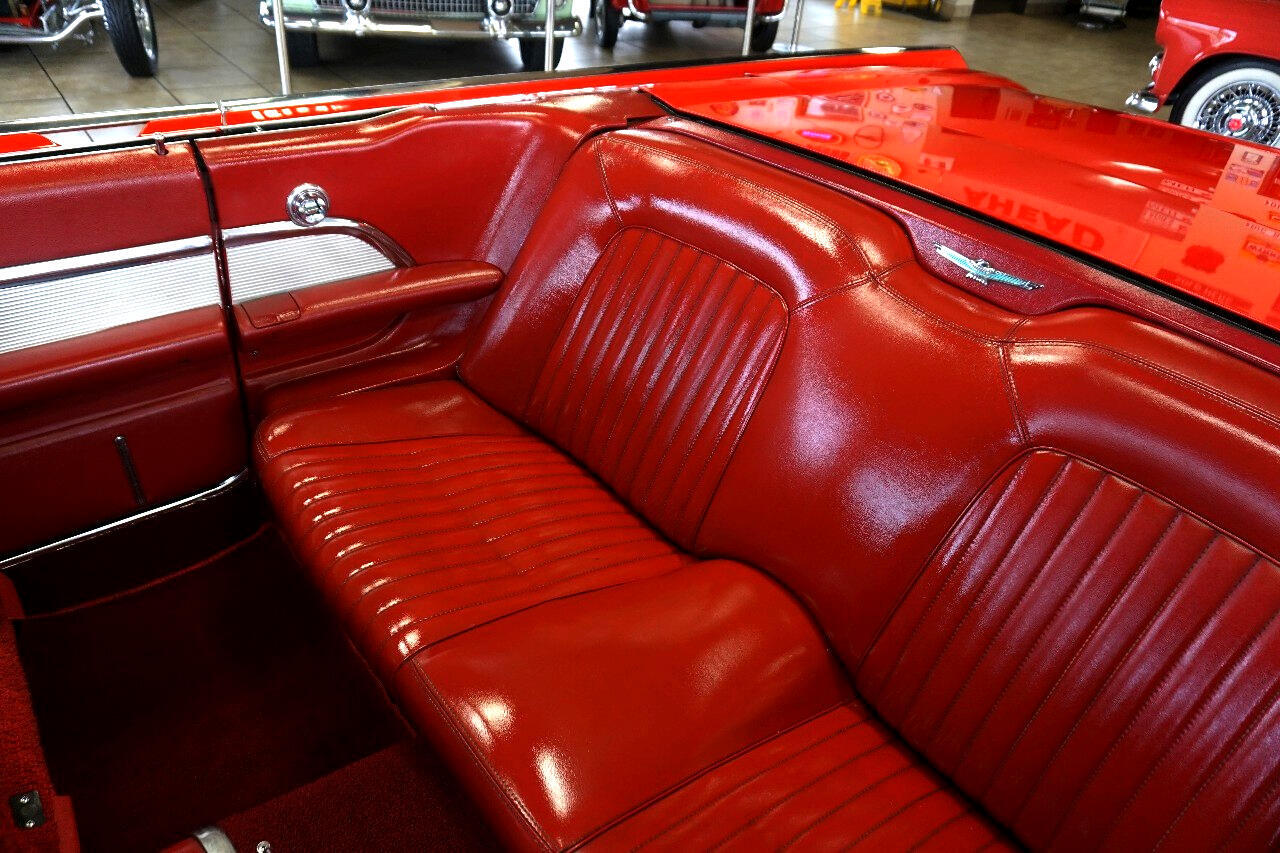 Ford-Thunderbird-1961-Classic-Car-23