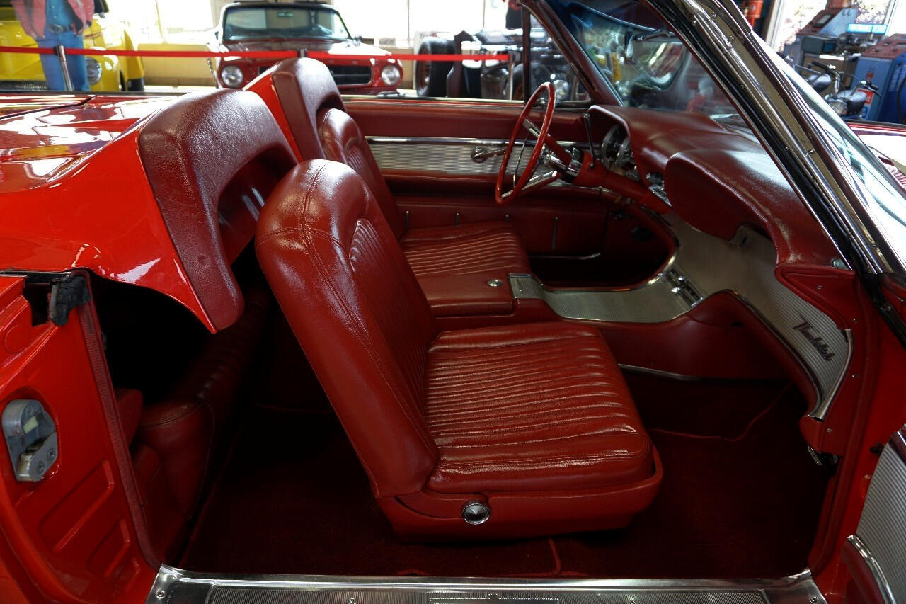 Ford-Thunderbird-1961-Classic-Car-25