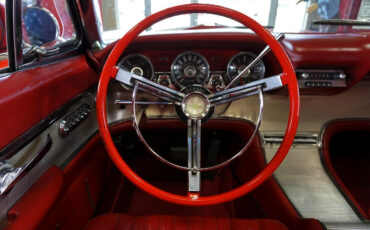 Ford-Thunderbird-1961-Classic-Car-28