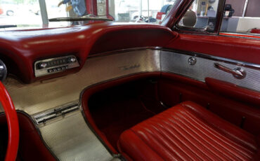 Ford-Thunderbird-1961-Classic-Car-29