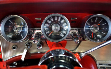 Ford-Thunderbird-1961-Classic-Car-30