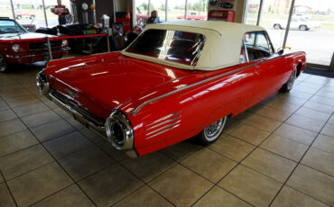 Ford-Thunderbird-1961-Classic-Car-35