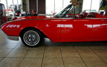 Ford-Thunderbird-1961-Classic-Car-39