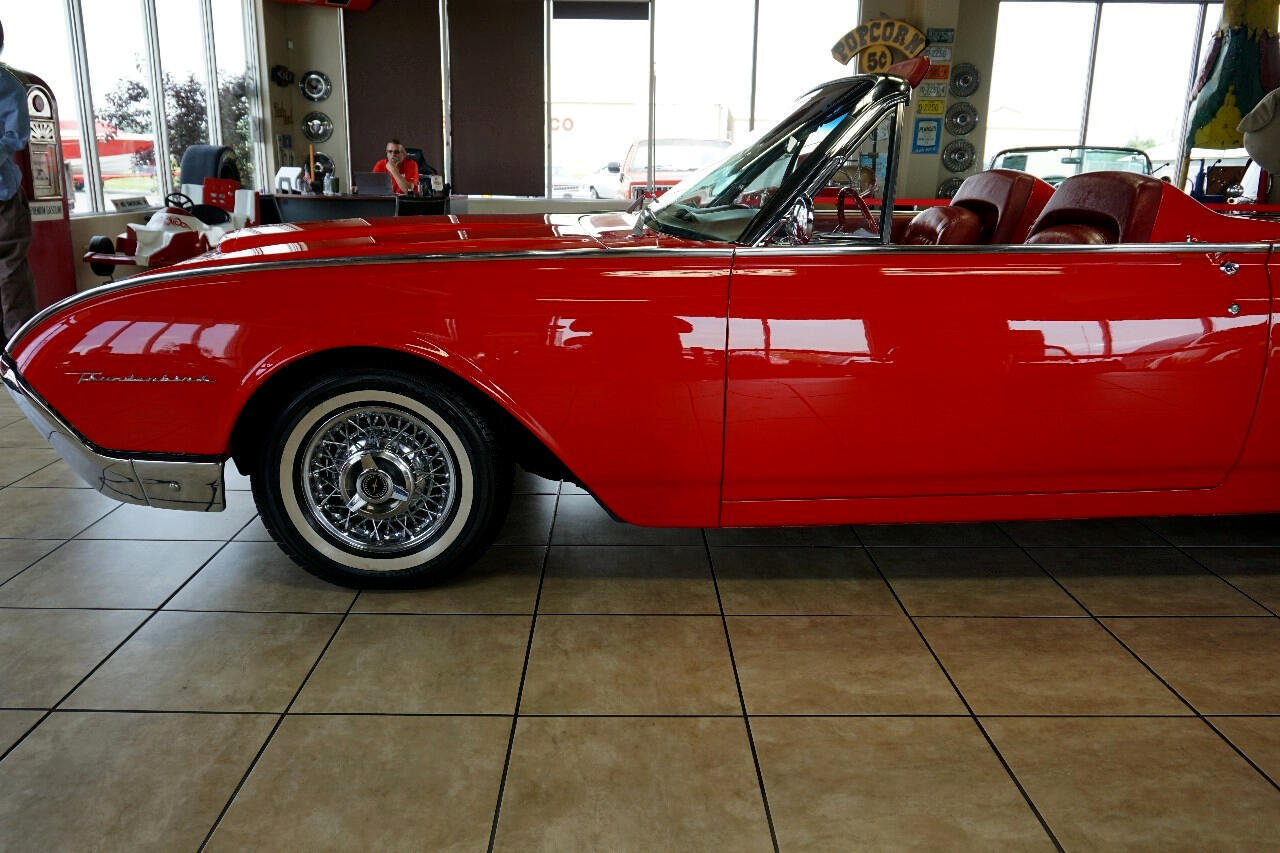 Ford-Thunderbird-1961-Classic-Car-39