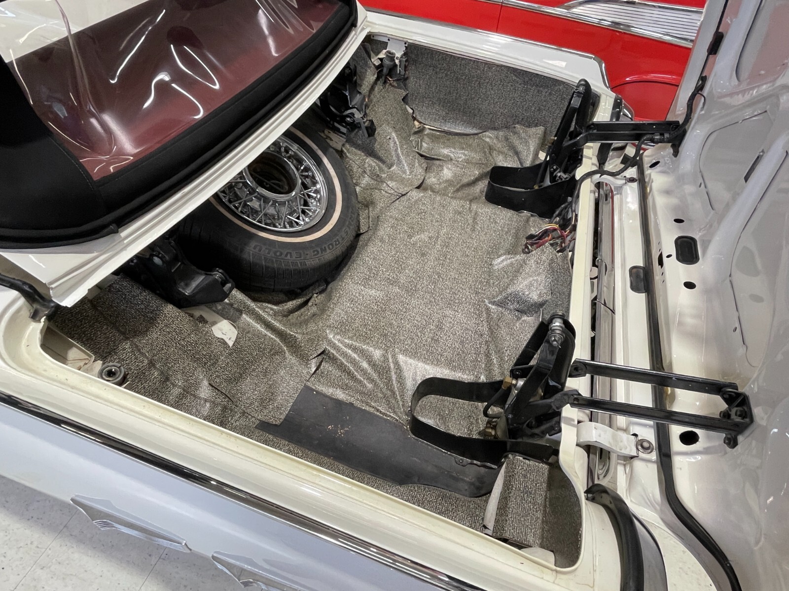 Ford-Thunderbird-1962-Convertible-39