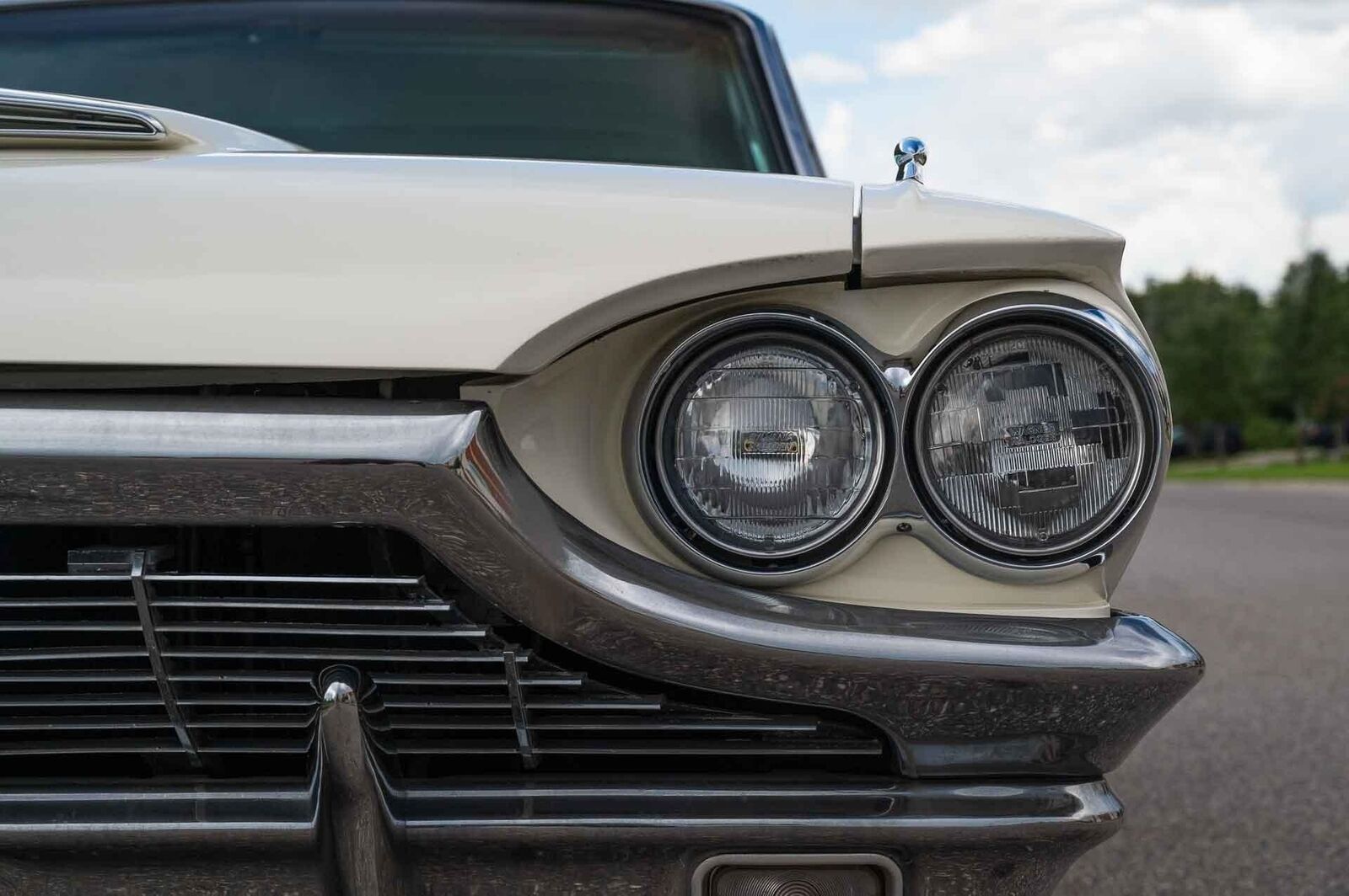 Ford-Thunderbird-1965-2-Door-33
