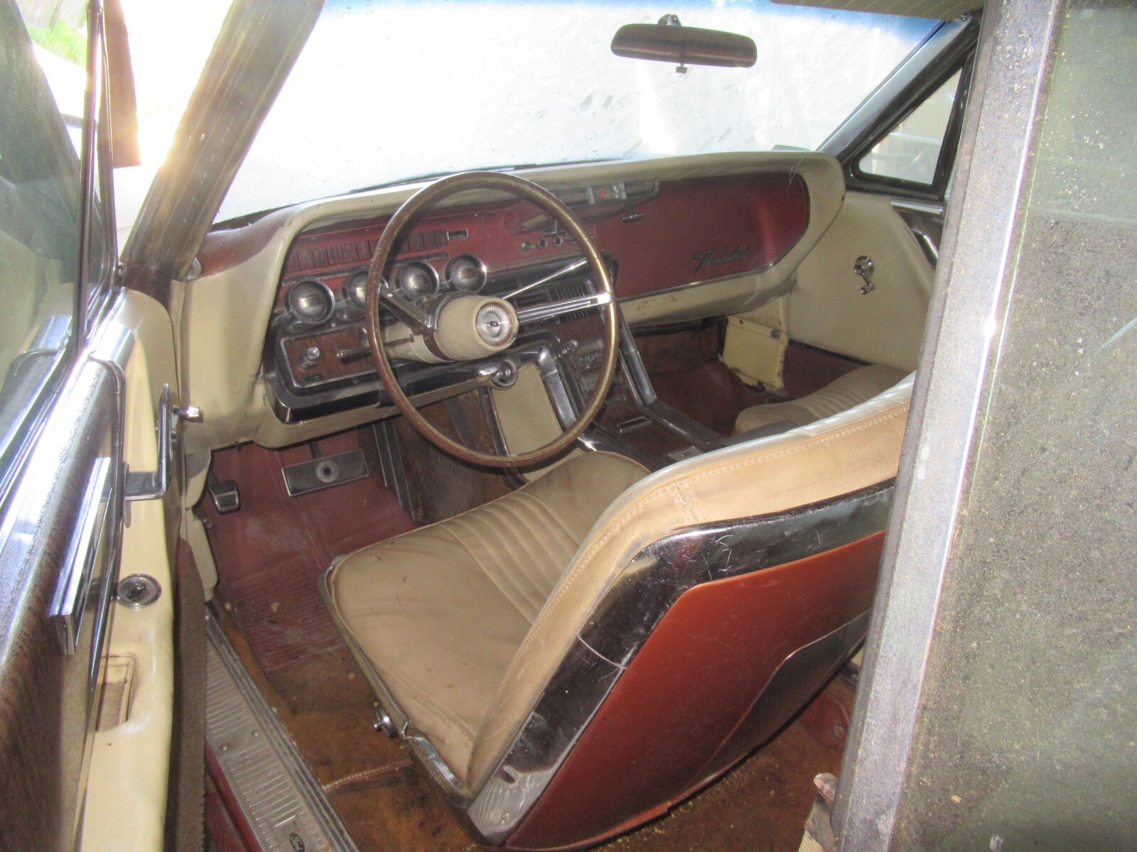 Ford-Thunderbird-1965-Convertible-10