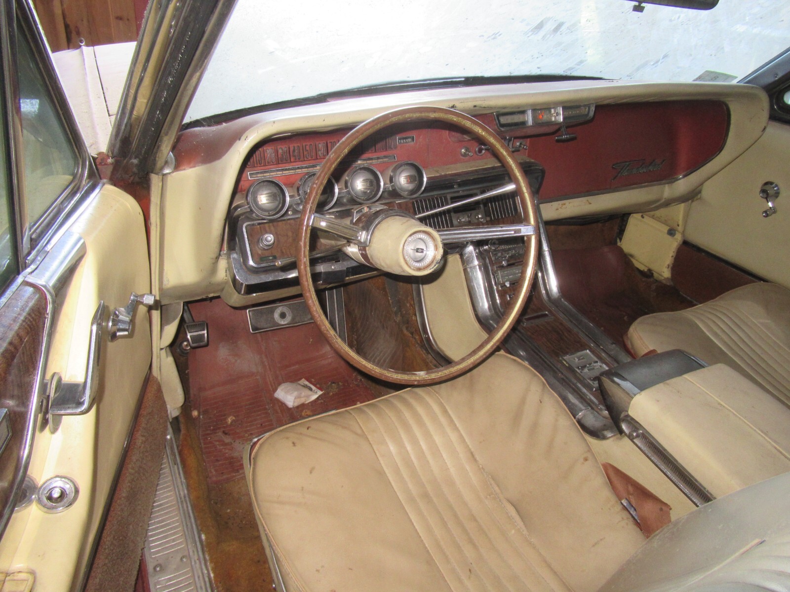 Ford-Thunderbird-1965-Convertible-11