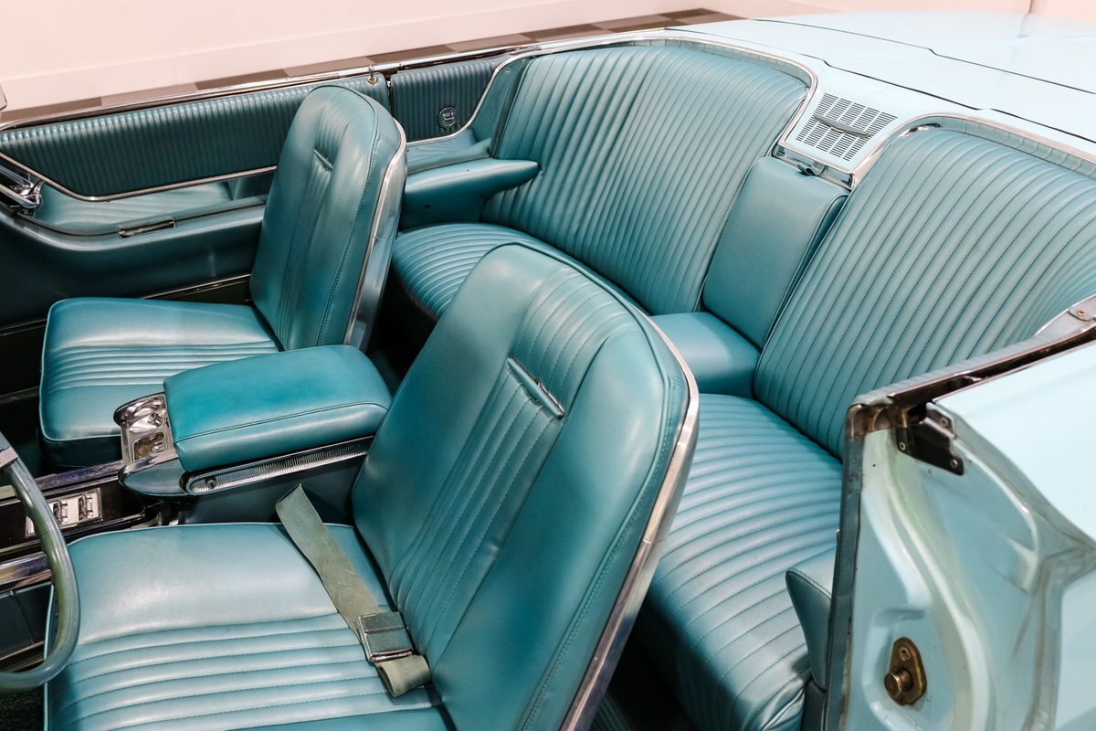 Ford-Thunderbird-1965-Convertible-18