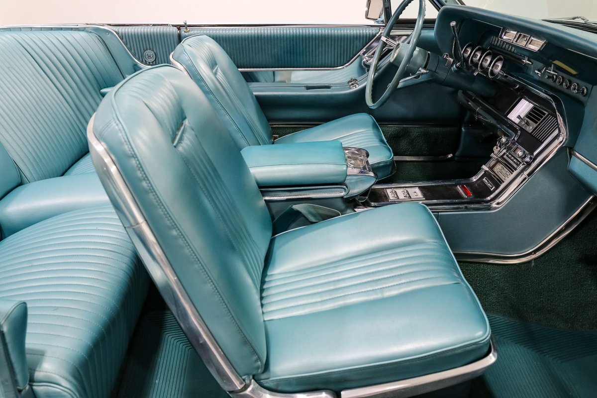 Ford-Thunderbird-1965-Convertible-21