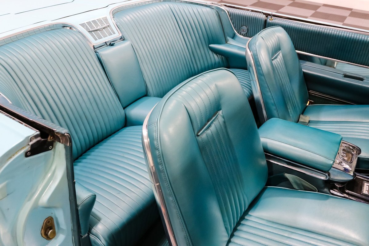 Ford-Thunderbird-1965-Convertible-22