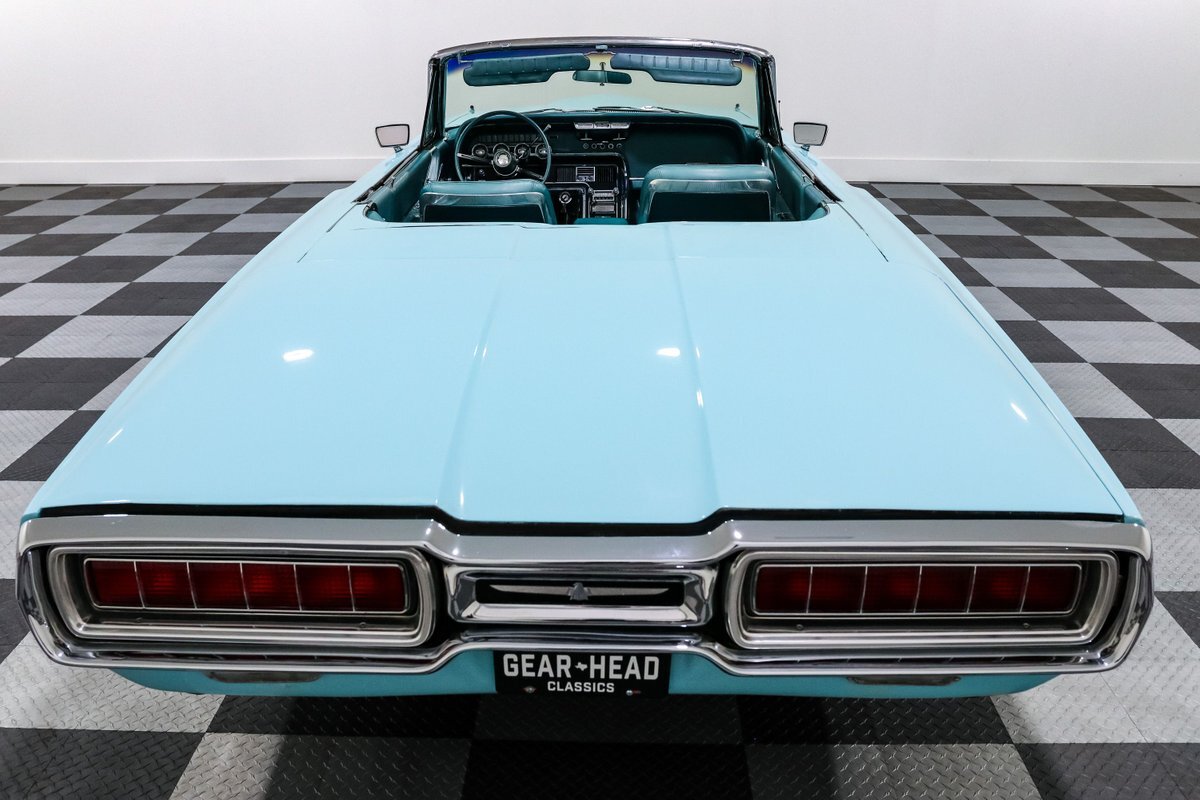 Ford-Thunderbird-1965-Convertible-8