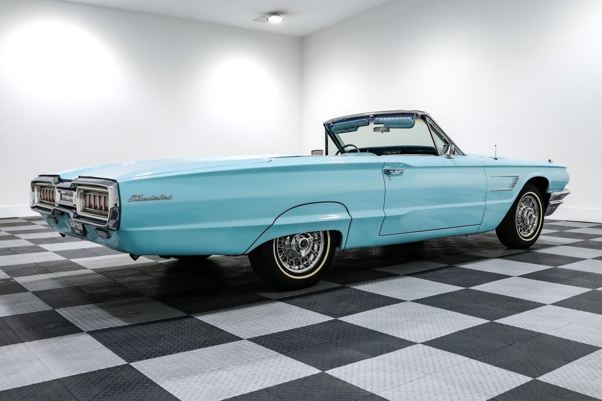 Ford-Thunderbird-1965-Convertible-9