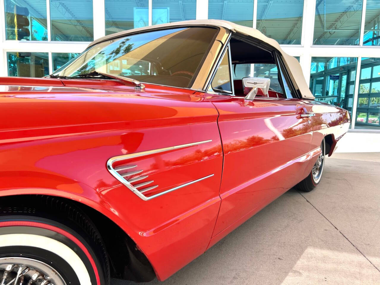 Ford-Thunderbird-1965-Coupe-10