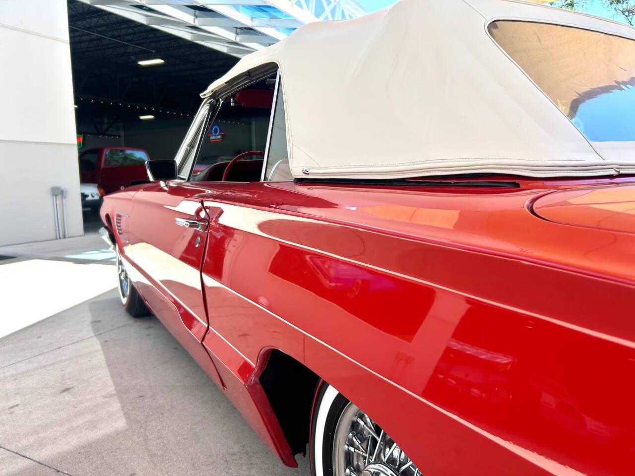 Ford-Thunderbird-1965-Coupe-11