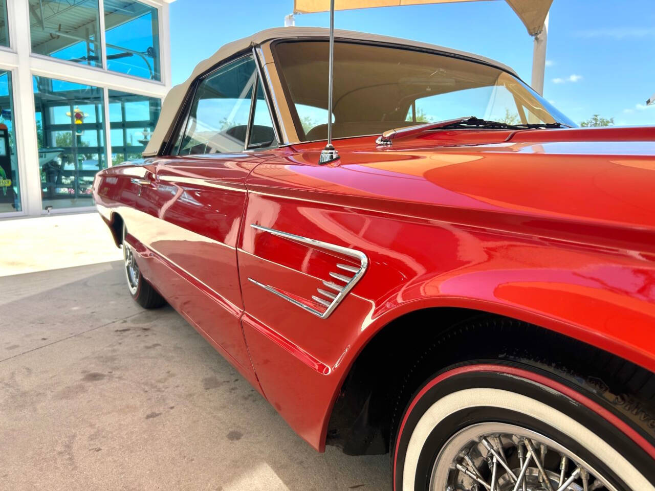 Ford-Thunderbird-1965-Coupe-15