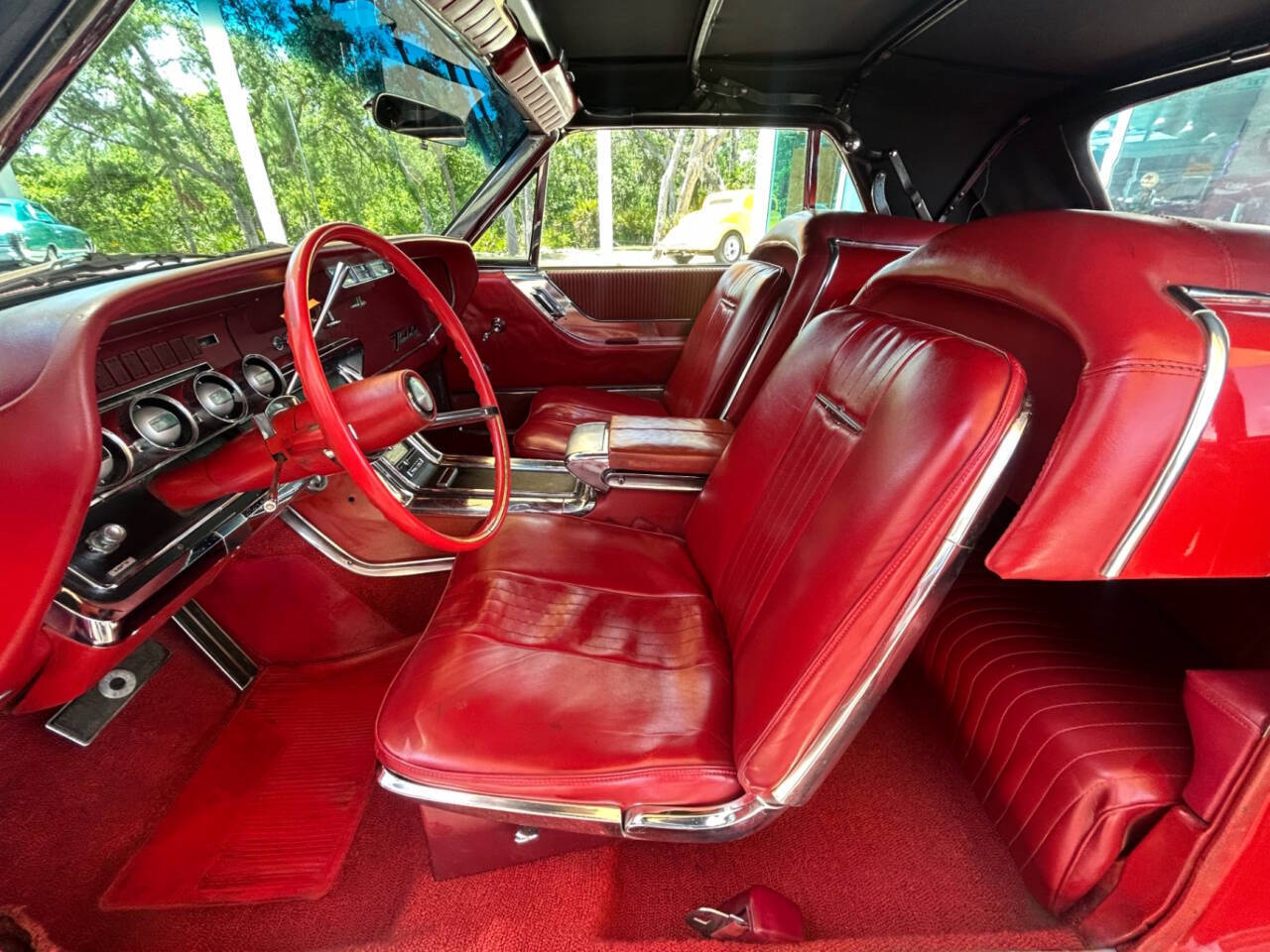 Ford-Thunderbird-1965-Coupe-19