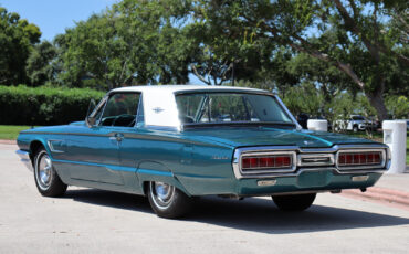 Ford-Thunderbird-1965-Coupe-2