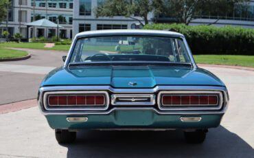 Ford-Thunderbird-1965-Coupe-4