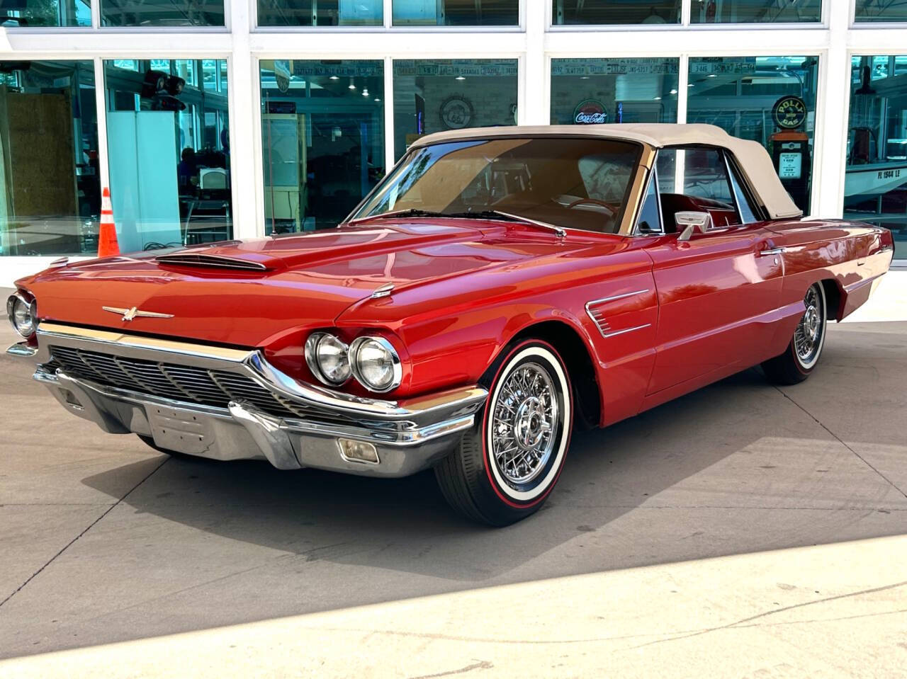 Ford-Thunderbird-1965-Coupe