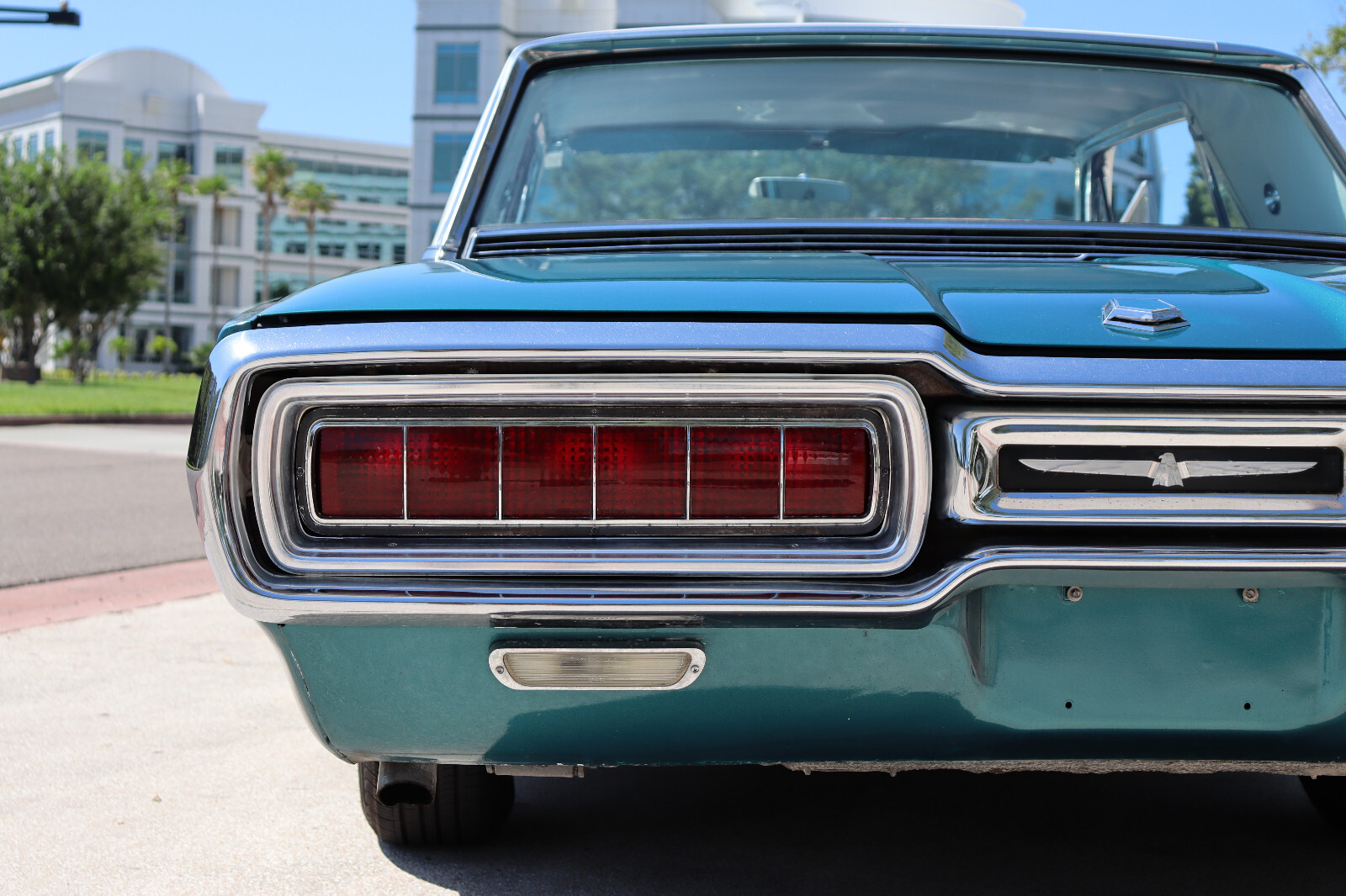 Ford-Thunderbird-1965-Coupe-5