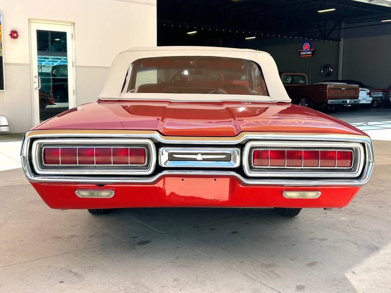 Ford-Thunderbird-1965-Coupe-5