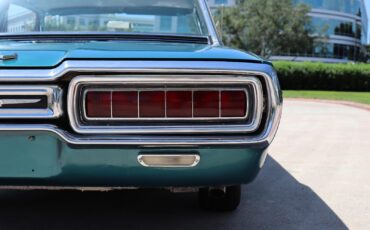 Ford-Thunderbird-1965-Coupe-6
