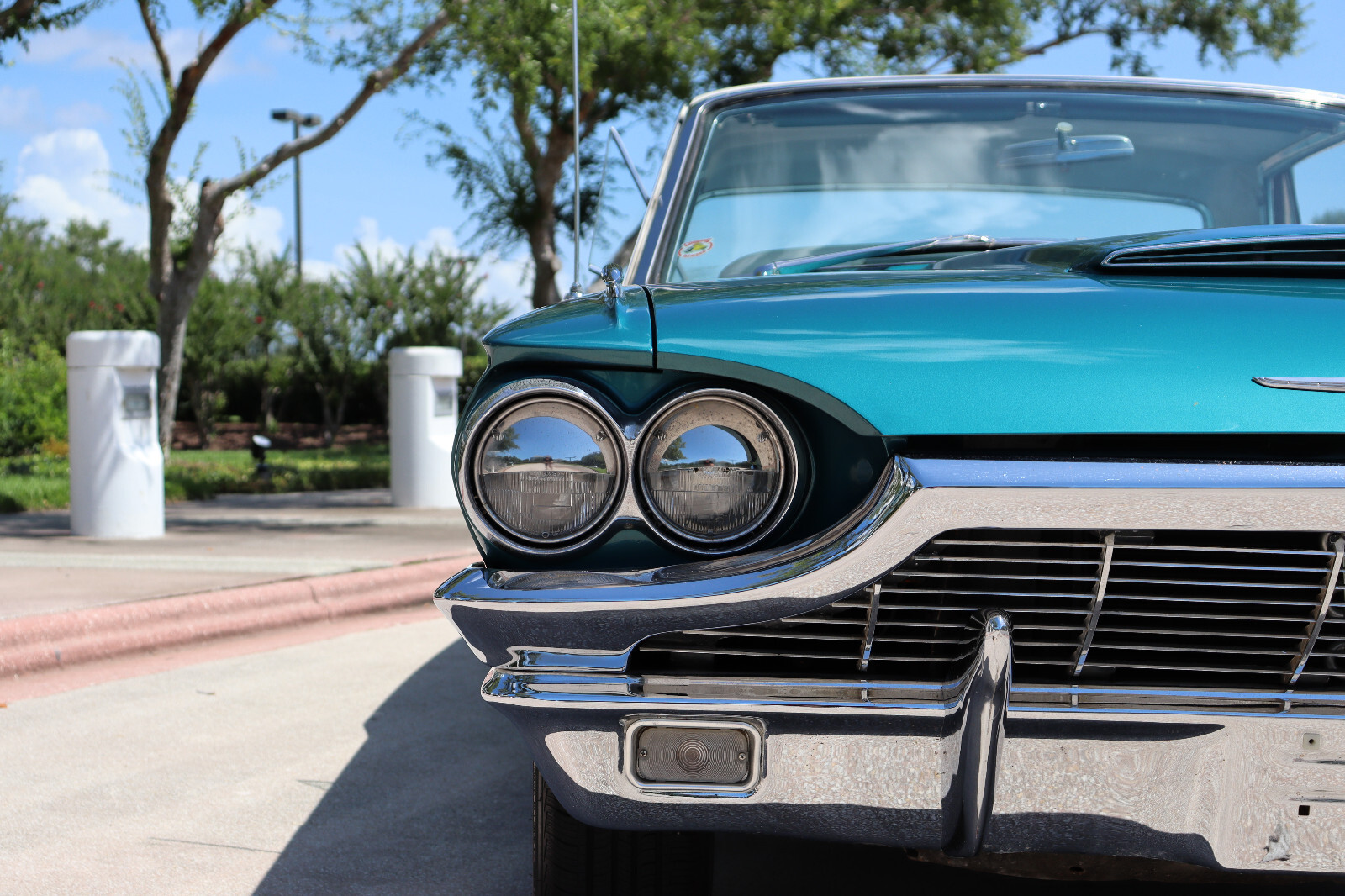Ford-Thunderbird-1965-Coupe-8