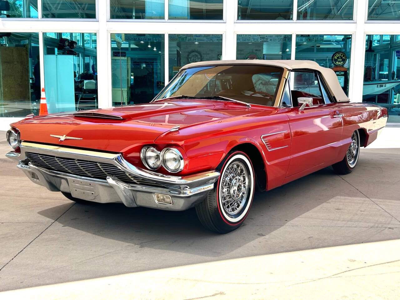 Ford-Thunderbird-1965-Coupe-8
