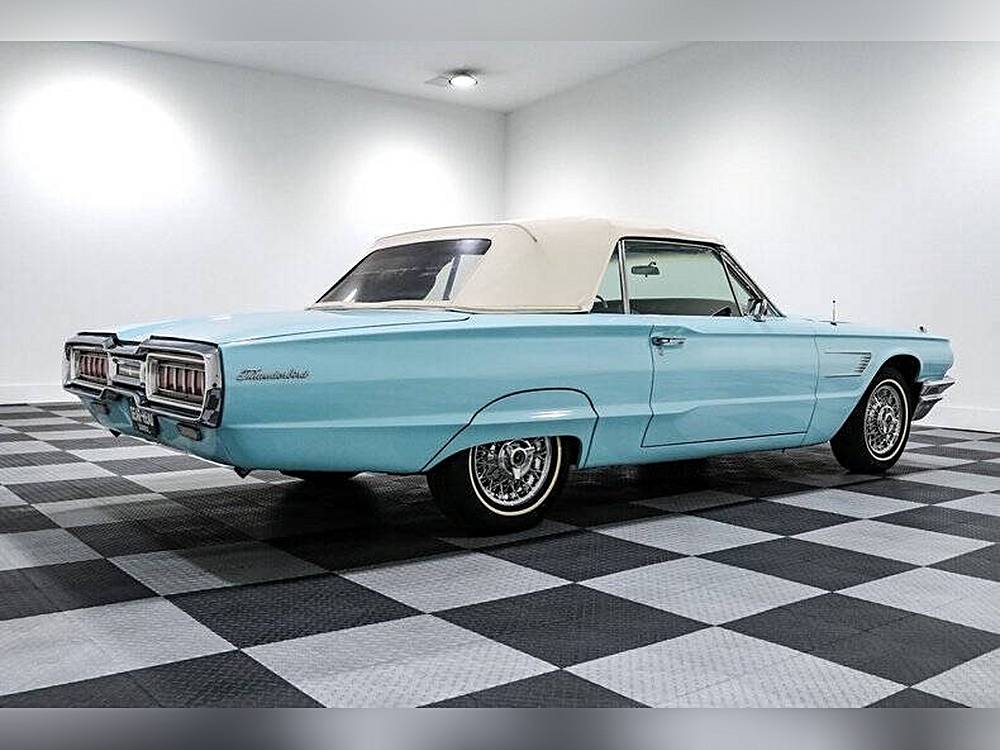Ford-Thunderbird-1965-custom-10