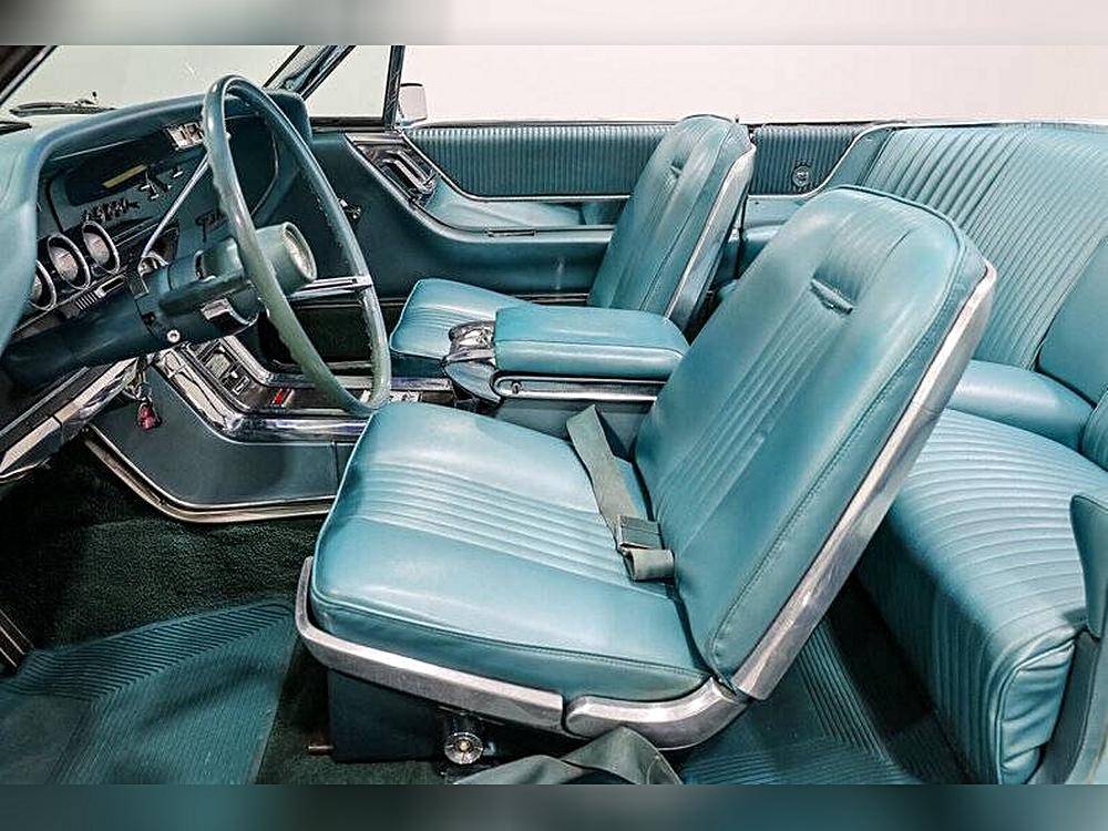 Ford-Thunderbird-1965-custom-17