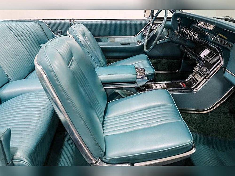 Ford-Thunderbird-1965-custom-21