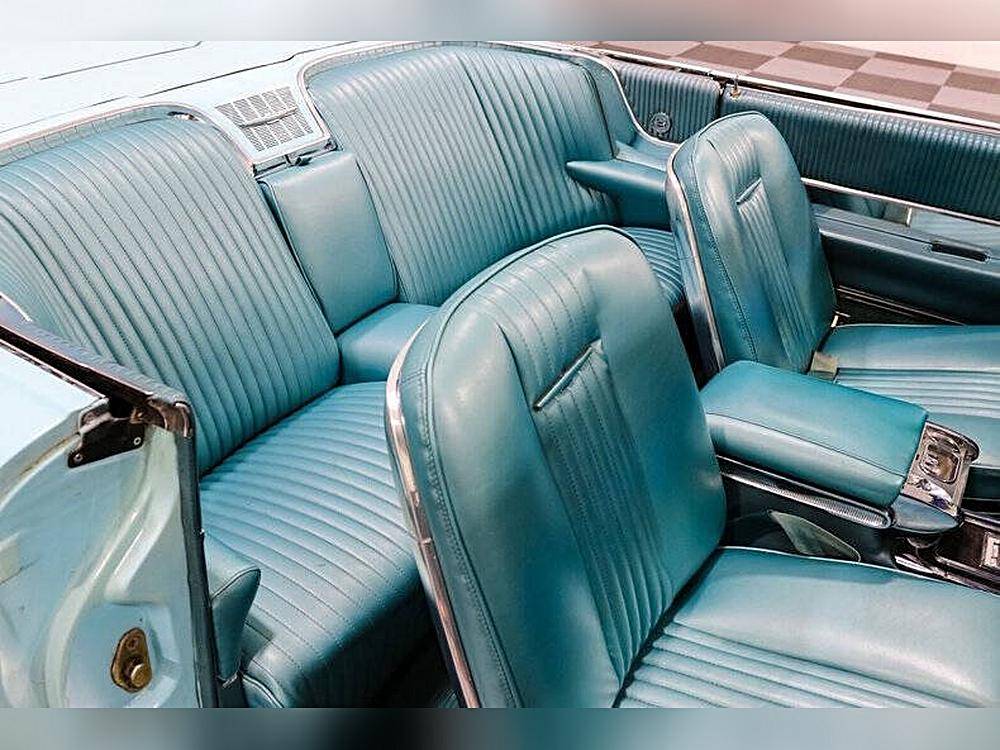 Ford-Thunderbird-1965-custom-22