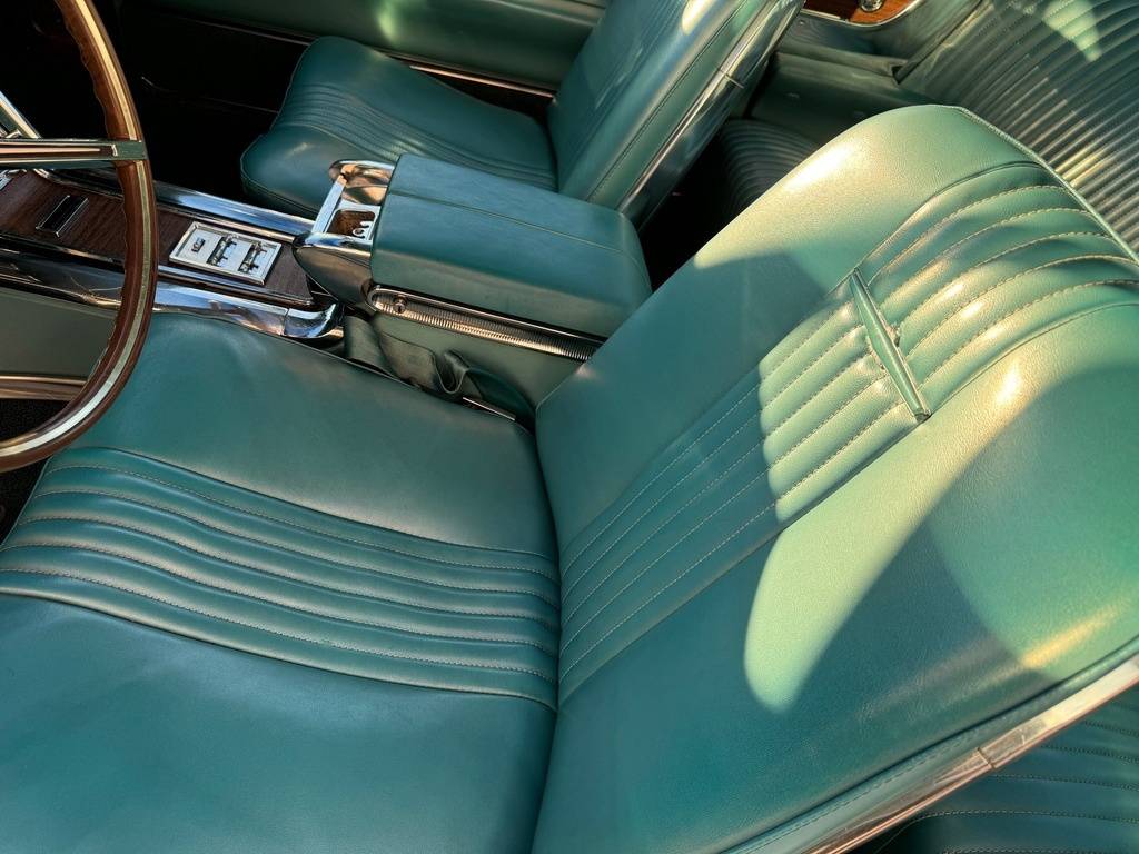 Ford-Thunderbird-1965-white-17