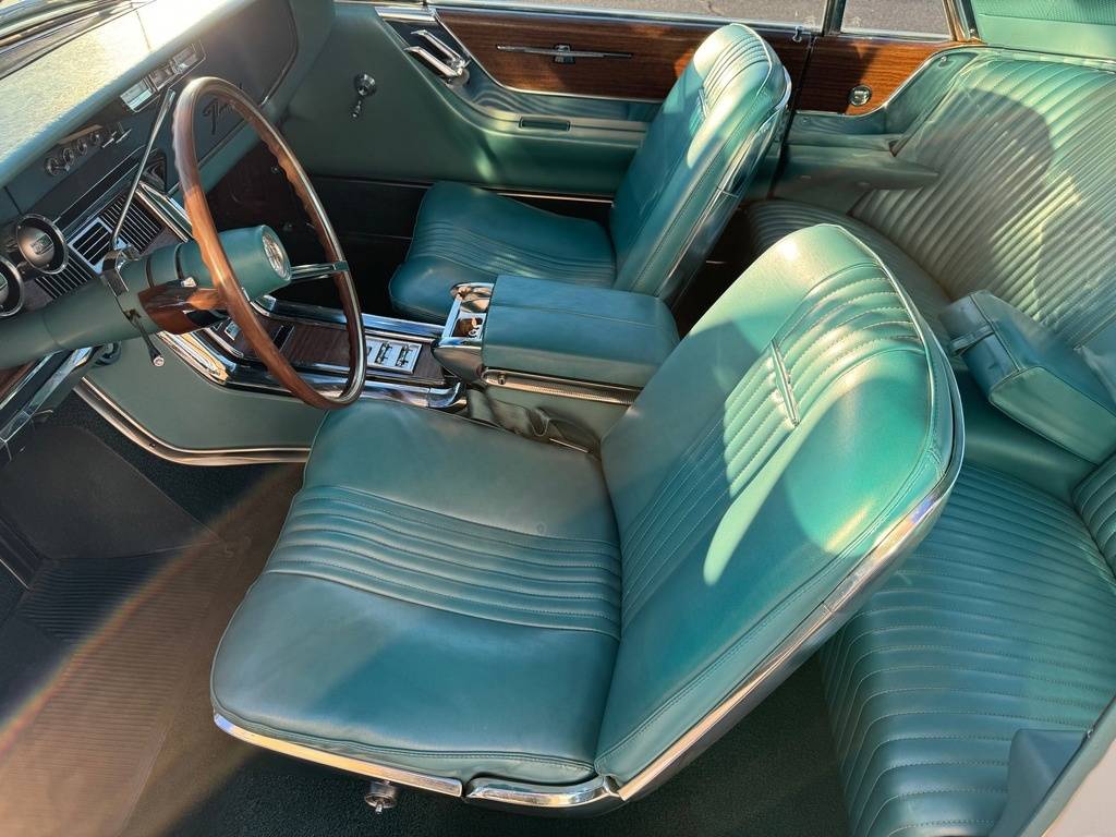 Ford-Thunderbird-1965-white-8