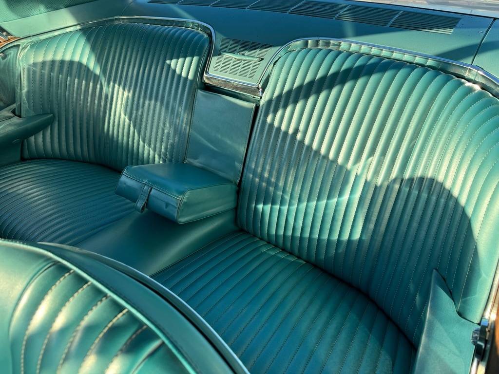 Ford-Thunderbird-1965-white-9