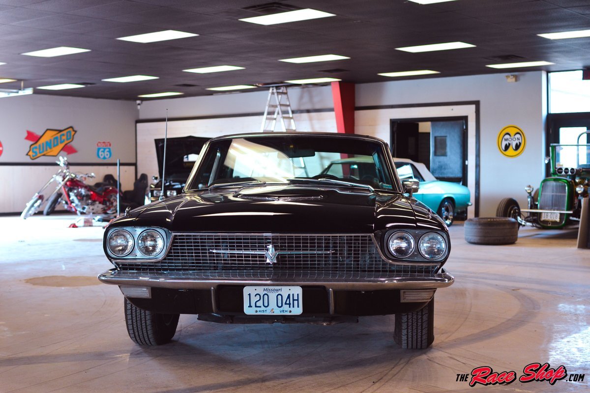 Ford-Thunderbird-1966-1