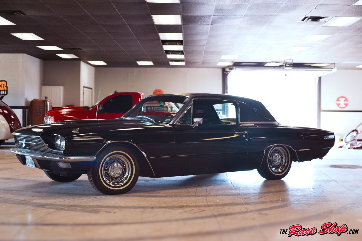 Ford Thunderbird 1966 --