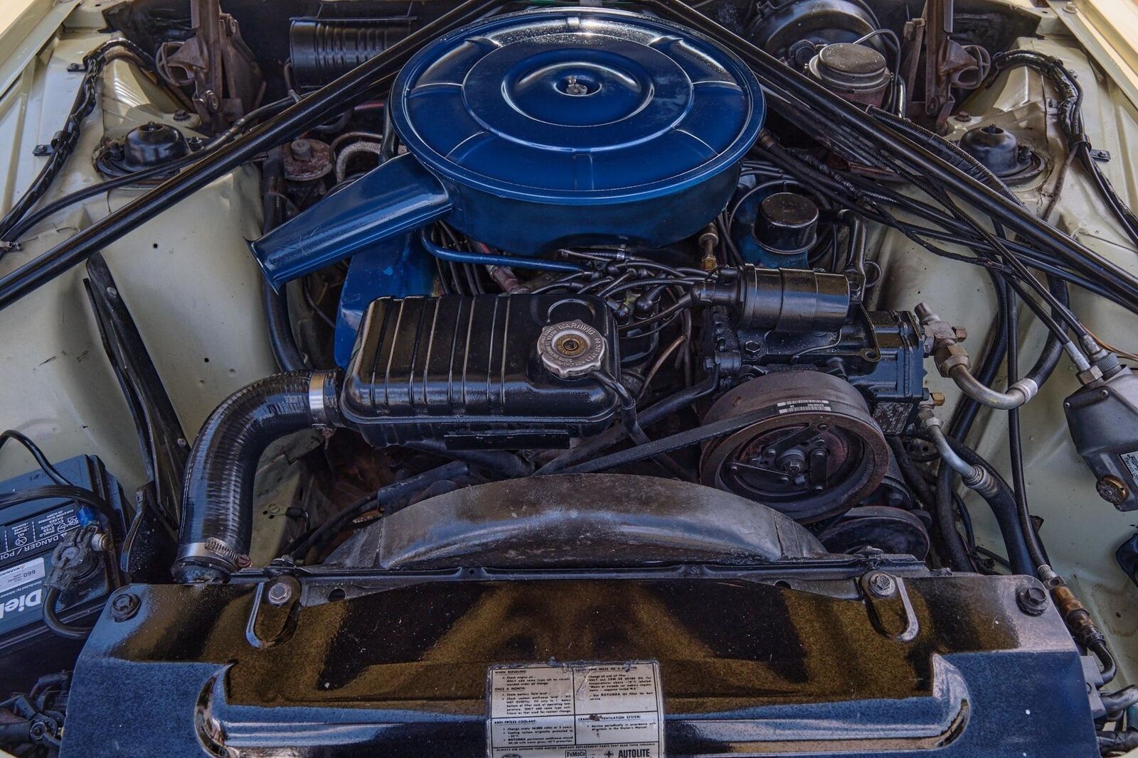 Ford-Thunderbird-1966-2-Door-10