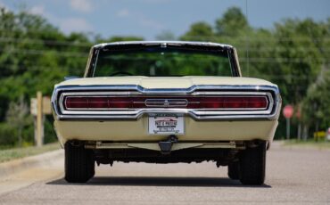 Ford-Thunderbird-1966-2-Door-4