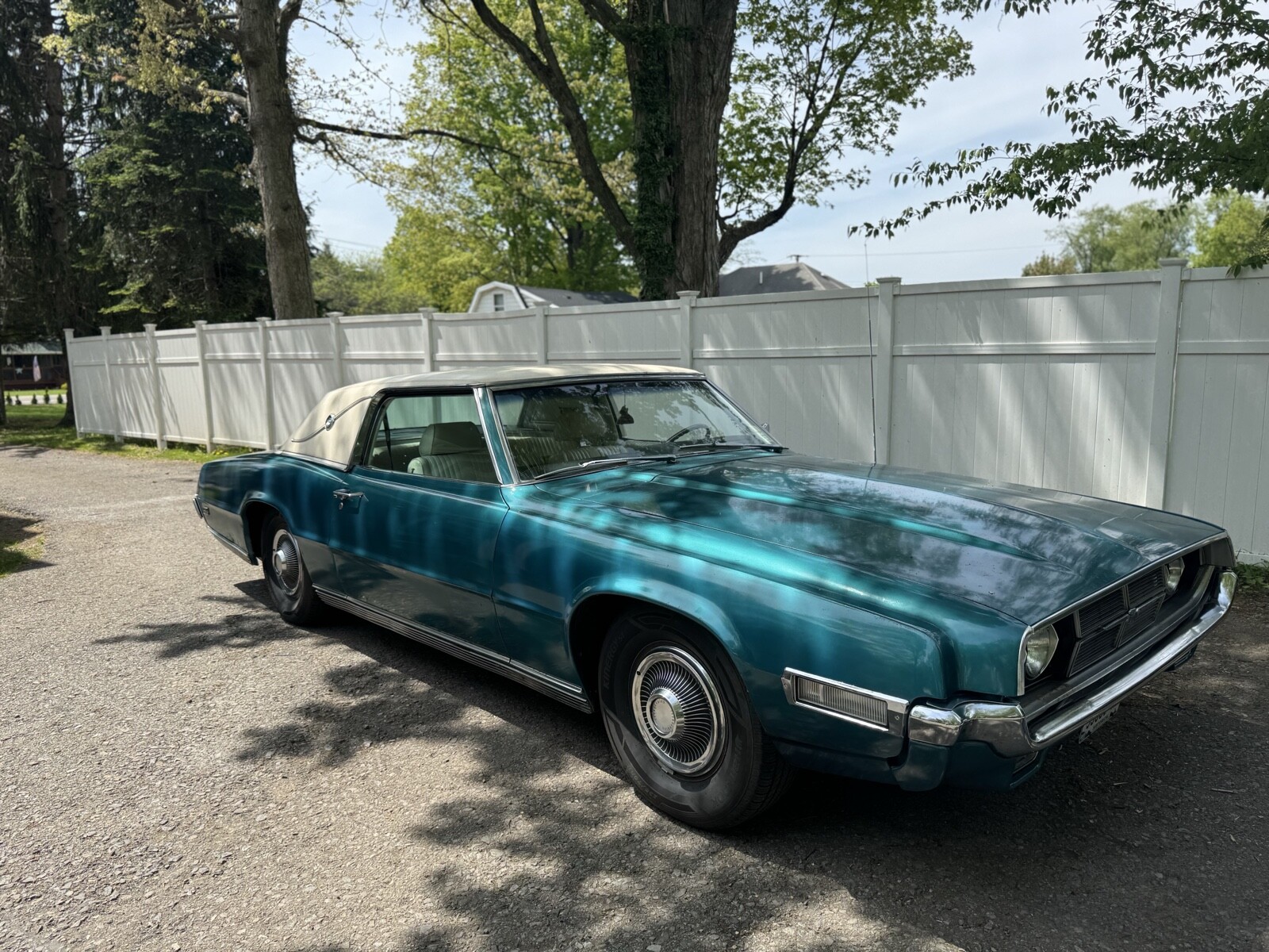 Ford-Thunderbird-1969-Coupe-2