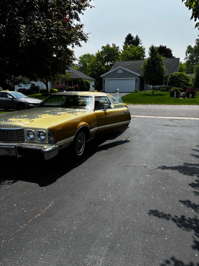 Ford-Thunderbird-1976-yellow-1