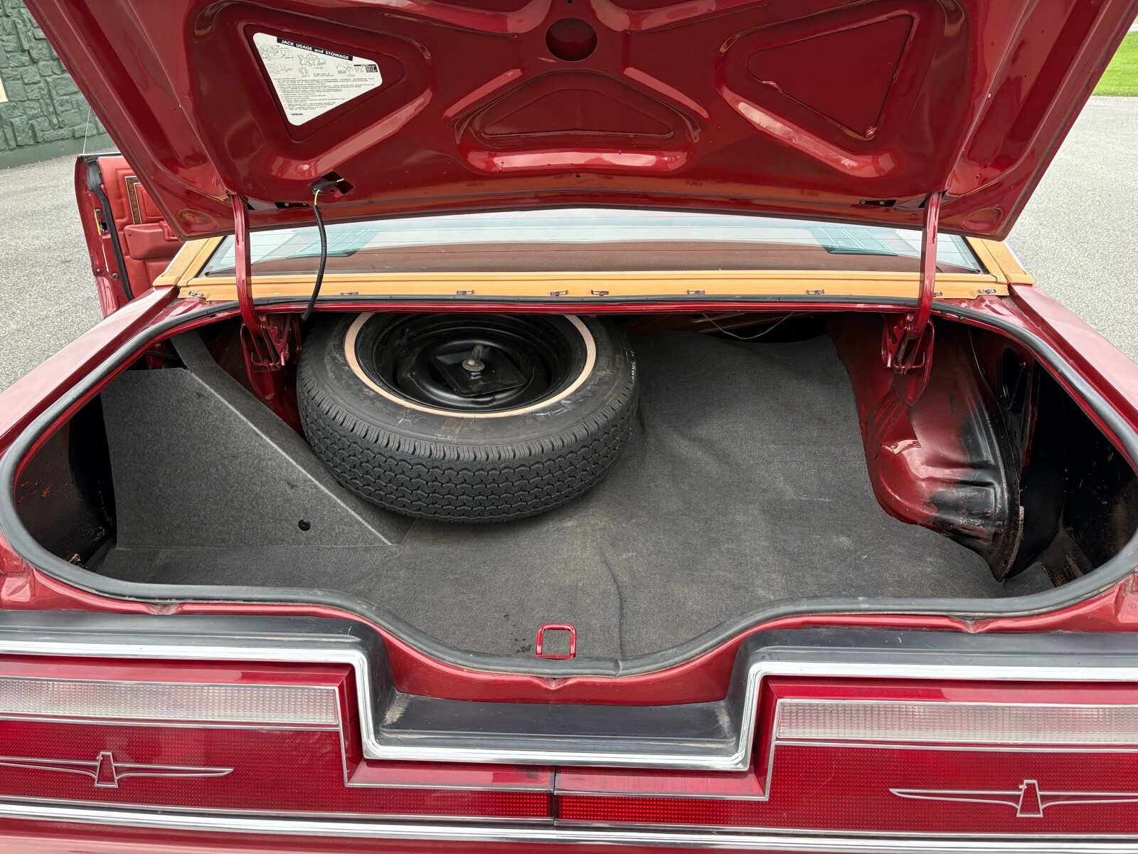 Ford-Thunderbird-1978-Coupe-12