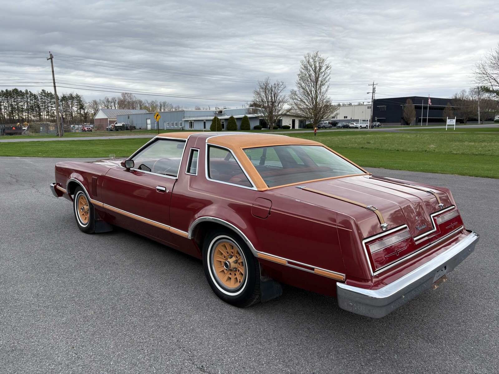 Ford-Thunderbird-1978-Coupe-2