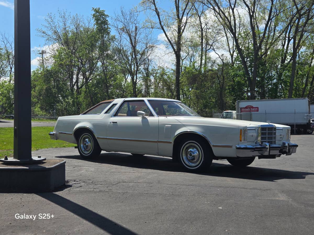 Ford Thunderbird  1979 white