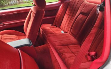Ford-Thunderbird-1987-Sedan-11