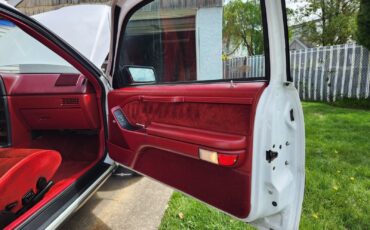 Ford-Thunderbird-1987-Sedan-13