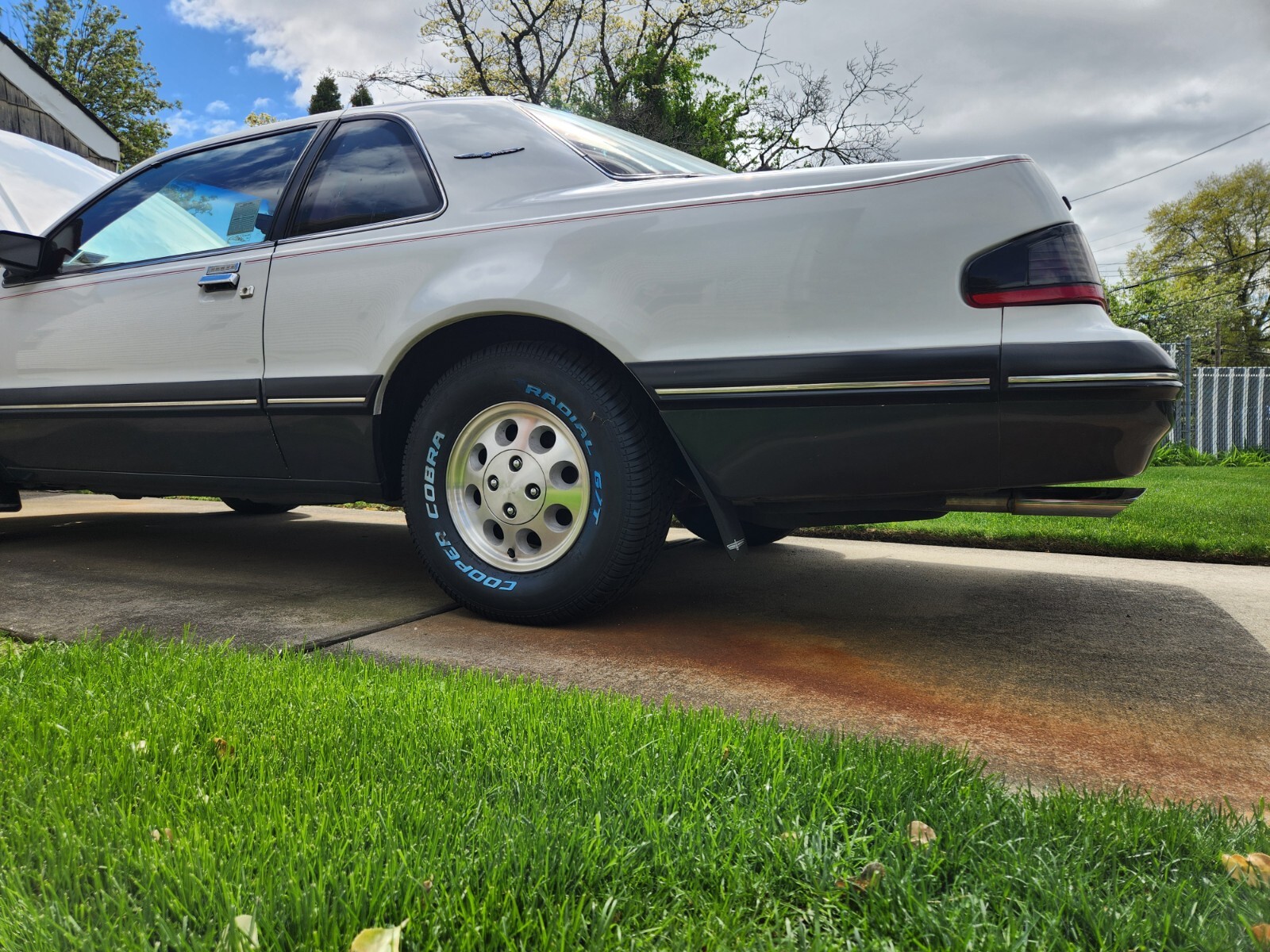 Ford-Thunderbird-1987-Sedan-3